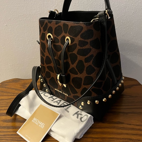 MICHAEL Michael Kors Mercer Gallery Convertible Shoulder Bag - Picture 7 of 7